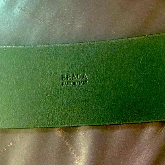 ⭐️⭐️AUTHENTIC VINTAGE PRADA BELT - see pics for serial number⭐️⭐️ - Picture 9 of 10